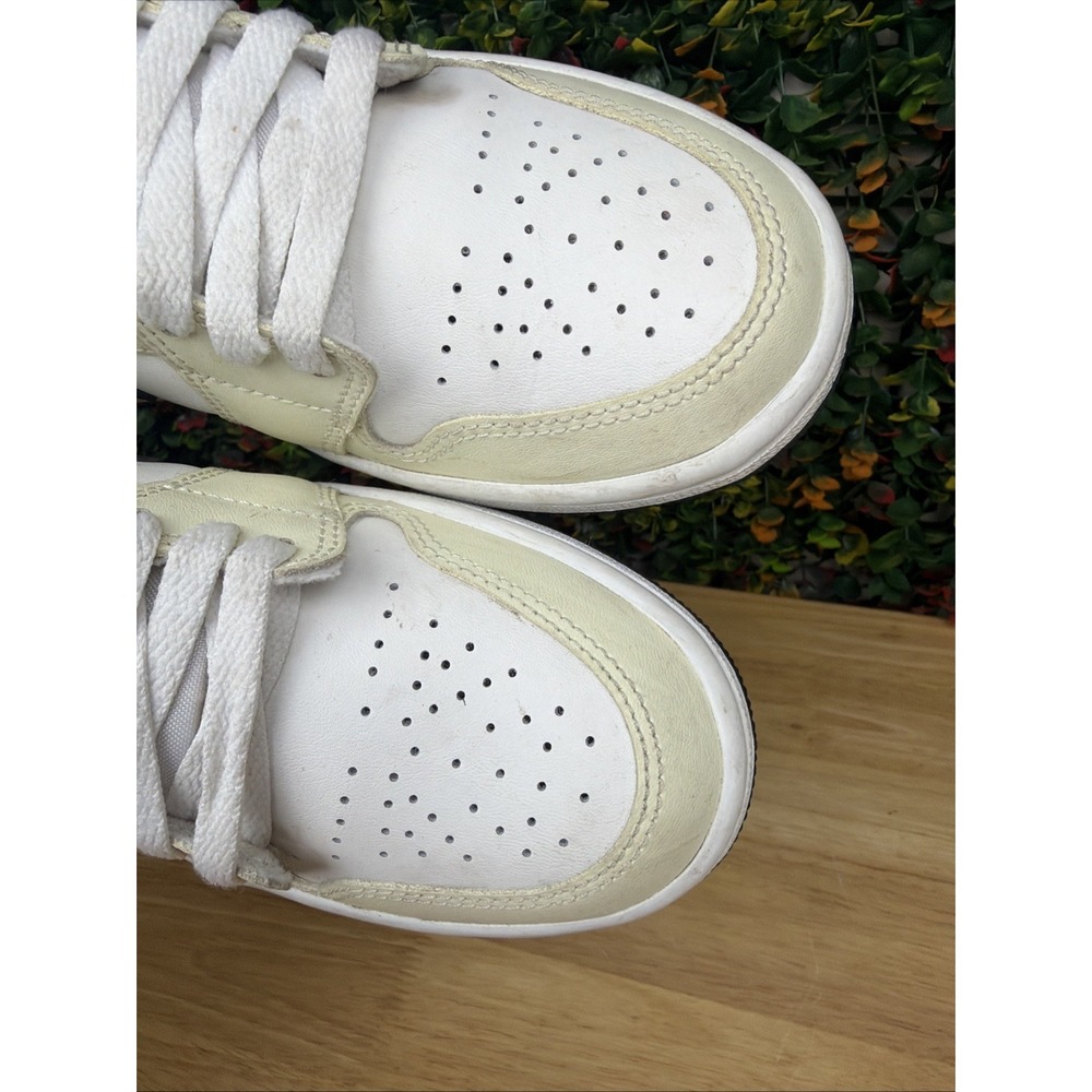 Nike Air Jordan Retro 1 Mid Sneakers Shoes Coconut Milk Womens 6.5 BQ6472-121‎ - Picture 8 of 11